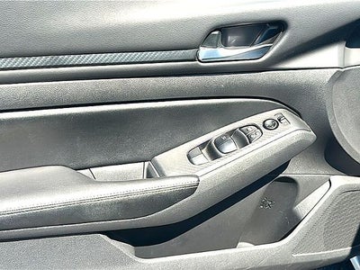 2024 Nissan Altima 2.5 SV Sedan