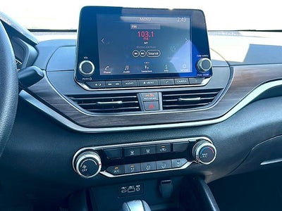 2024 Nissan Altima 2.5 SV Sedan