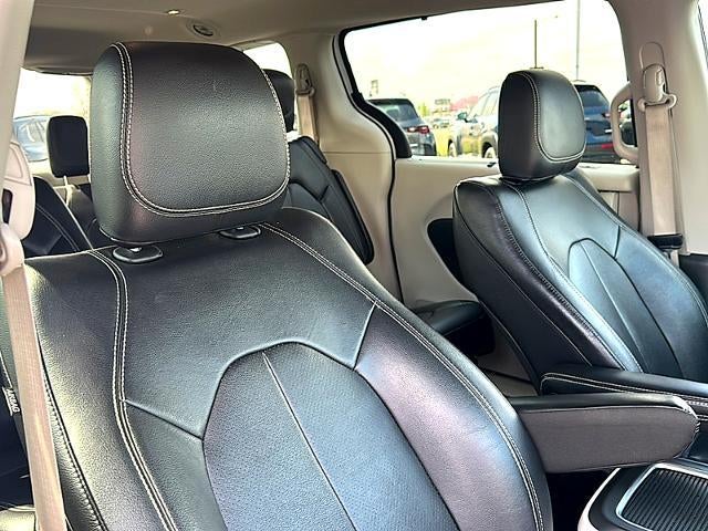 2022 Chrysler Pacifica Touring L FWD