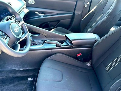 2024 Hyundai ELANTRA SEL IVT