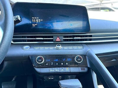 2024 Hyundai ELANTRA SEL IVT
