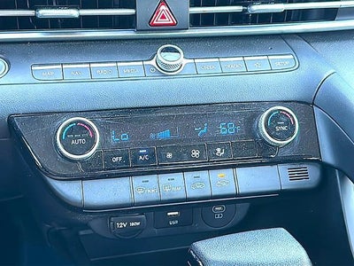 2024 Hyundai ELANTRA SEL IVT