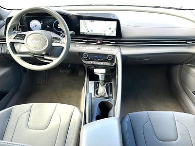 2024 Hyundai ELANTRA SEL IVT
