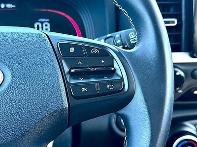 2025 Hyundai VENUE SEL IVT