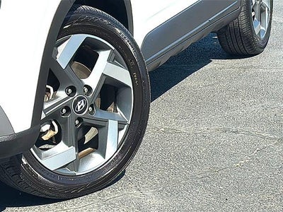 2025 Hyundai VENUE SEL IVT
