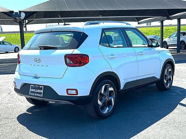 2025 Hyundai VENUE SEL IVT