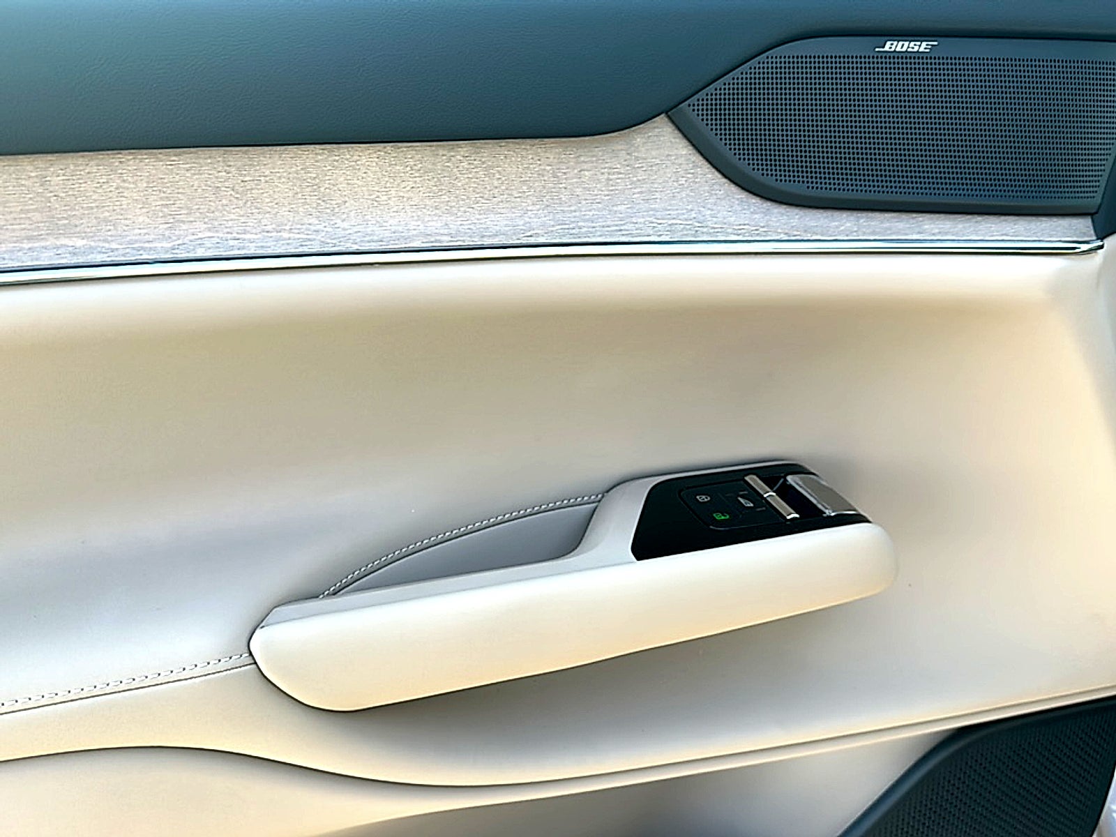 2026 Volvo EX90 Plus, Single Motor, Fully electric, 7 Seats