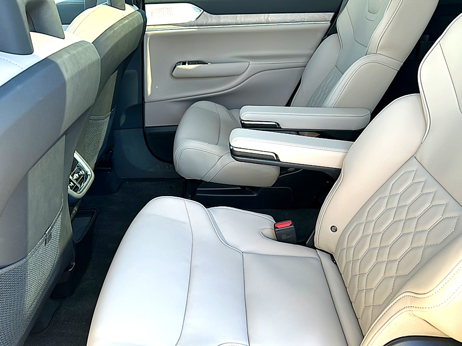 2025 Volvo EX90 Twin Motor Performance Ultra 6-Seater