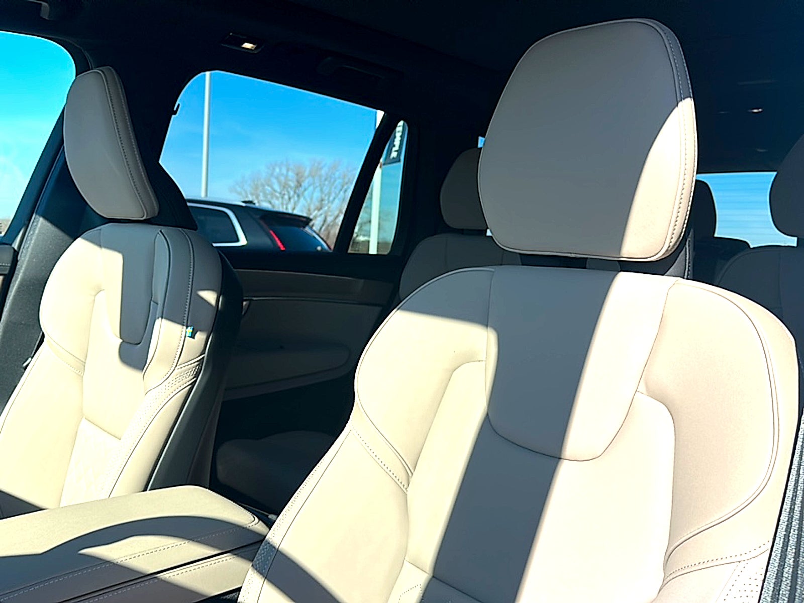 2026 Volvo XC90 Plus, B6 AWD Gas (mild hybrid), Gasoline, Bright, 7 Seats