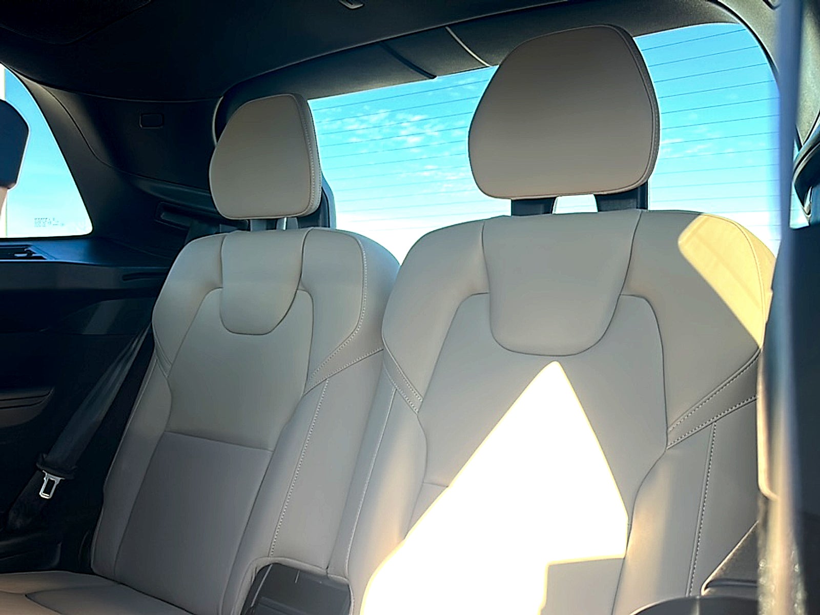 2026 Volvo XC90 Plus, B6 AWD Gas (mild hybrid), Gasoline, Bright, 7 Seats