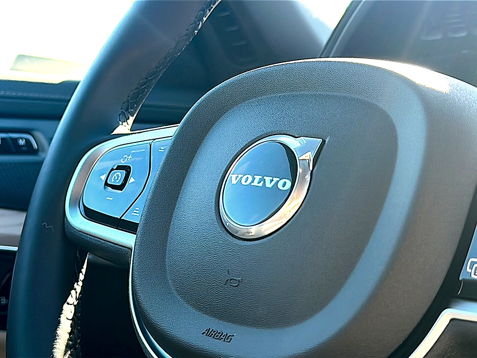 2026 Volvo XC90 Plus, B6 AWD Gas (mild hybrid), Gasoline, Bright, 7 Seats