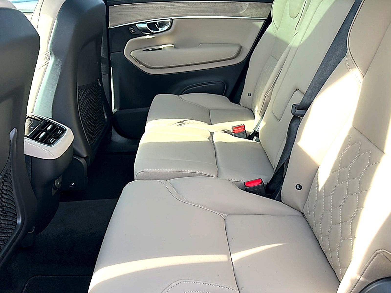 2026 Volvo XC90 Plus, B6 AWD Gas (mild hybrid), Gasoline, Bright, 7 Seats