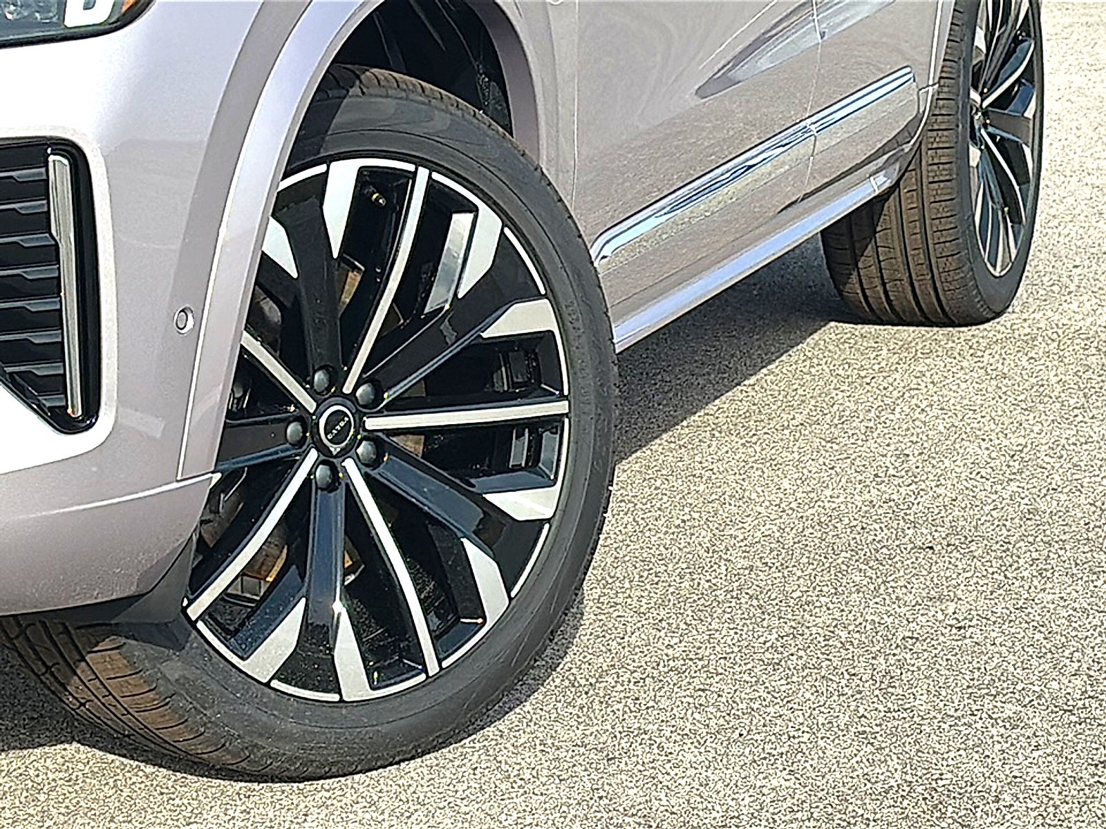 2026 Volvo XC90 Plus, B6 AWD Gas (mild hybrid), Gasoline, Bright, 7 Seats