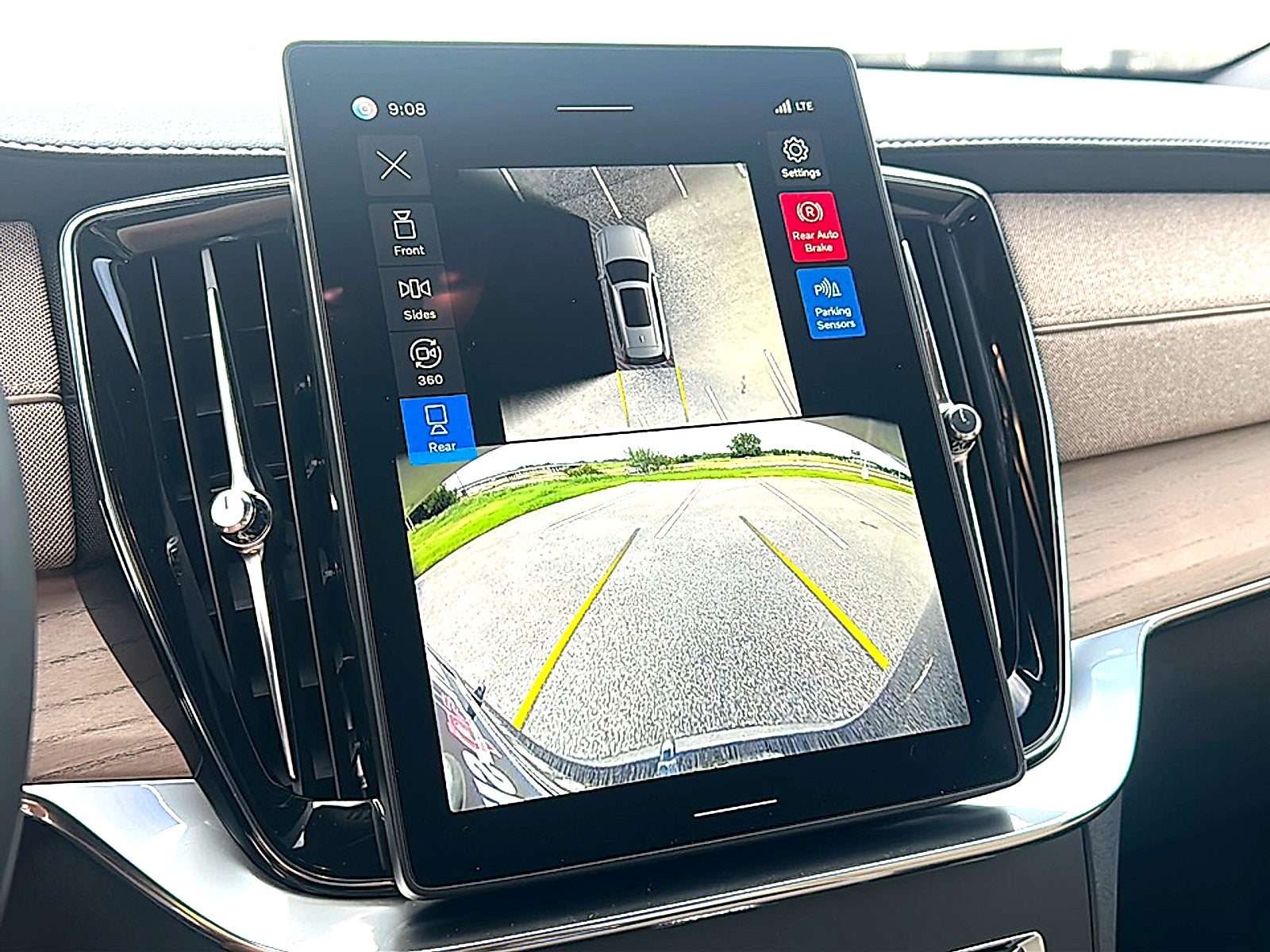 2026 Volvo XC90 B6 Plus 7-Seater