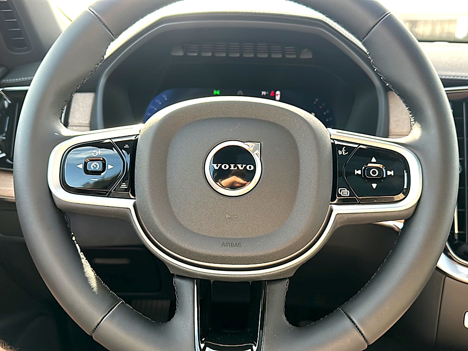 2026 Volvo XC90 Plus, B6 AWD Gas (mild hybrid), Gasoline, Bright, 7 Seats