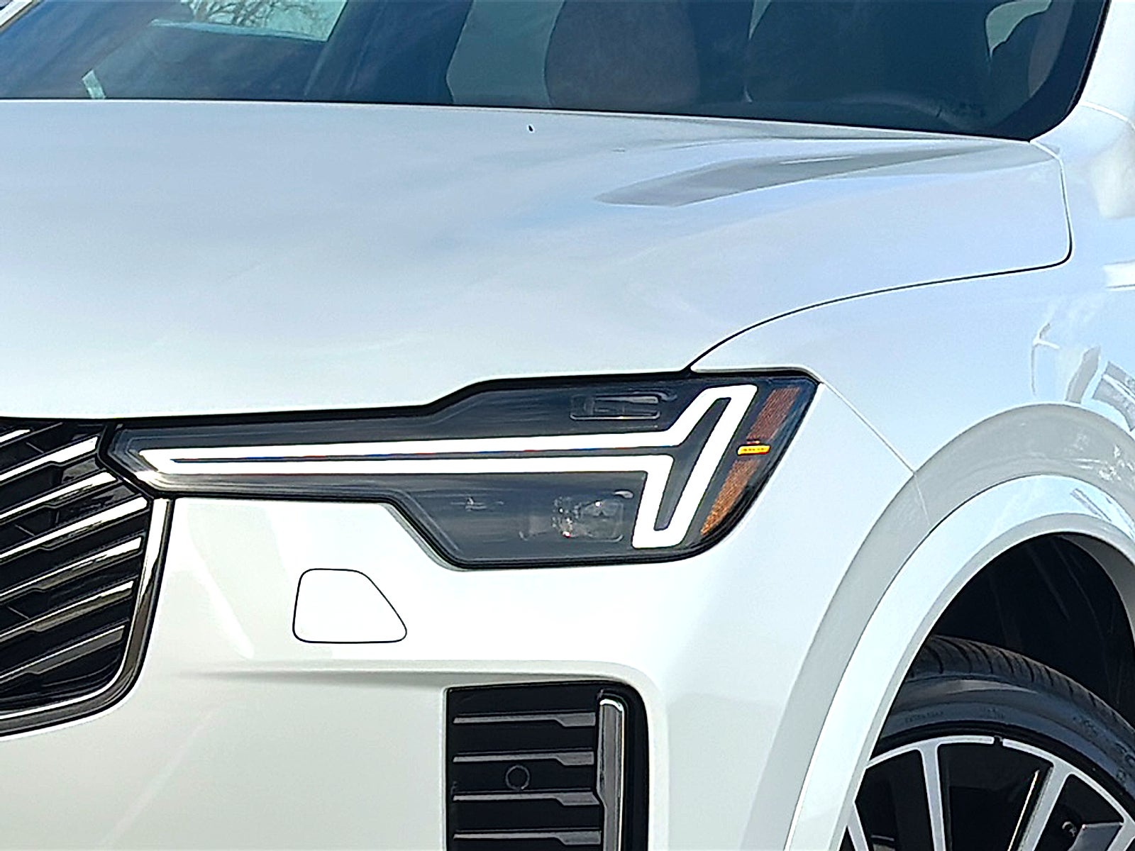 2026 Volvo XC90 Plus, B6 AWD Gas (mild hybrid), Gasoline, Bright, 7 Seats