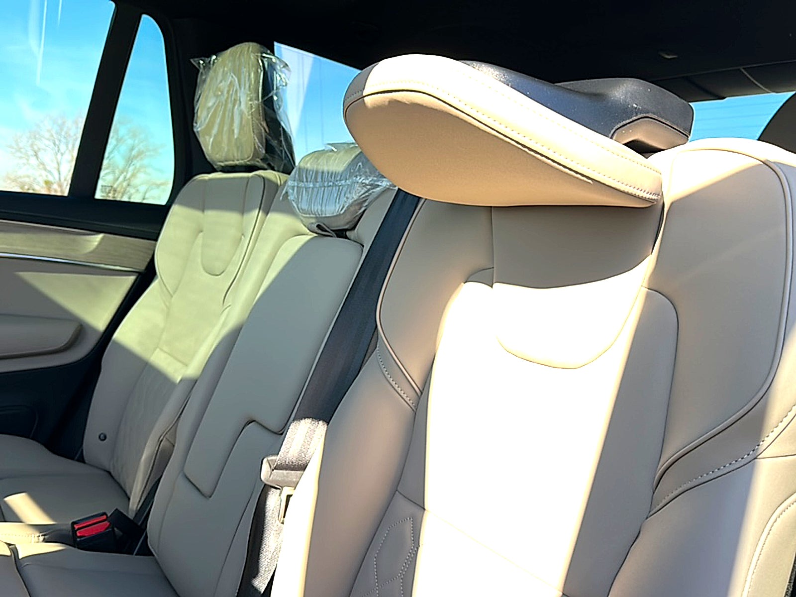 2026 Volvo XC90 Plus, B6 AWD Gas (mild hybrid), Gasoline, Bright, 7 Seats