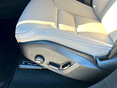 2026 Volvo XC90 Plus, B6 AWD Gas (mild hybrid), Gasoline, Bright, 7 Seats