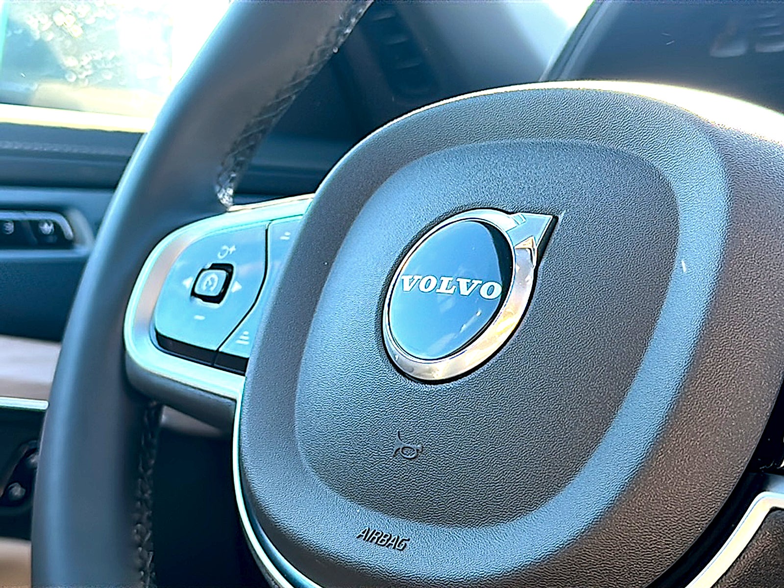 2026 Volvo XC90 Plus, B6 AWD Gas (mild hybrid), Gasoline, Bright, 7 Seats