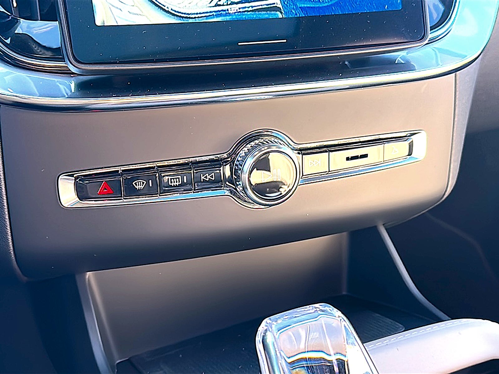 2026 Volvo XC90 Plus, B6 AWD Gas (mild hybrid), Gasoline, Bright, 7 Seats