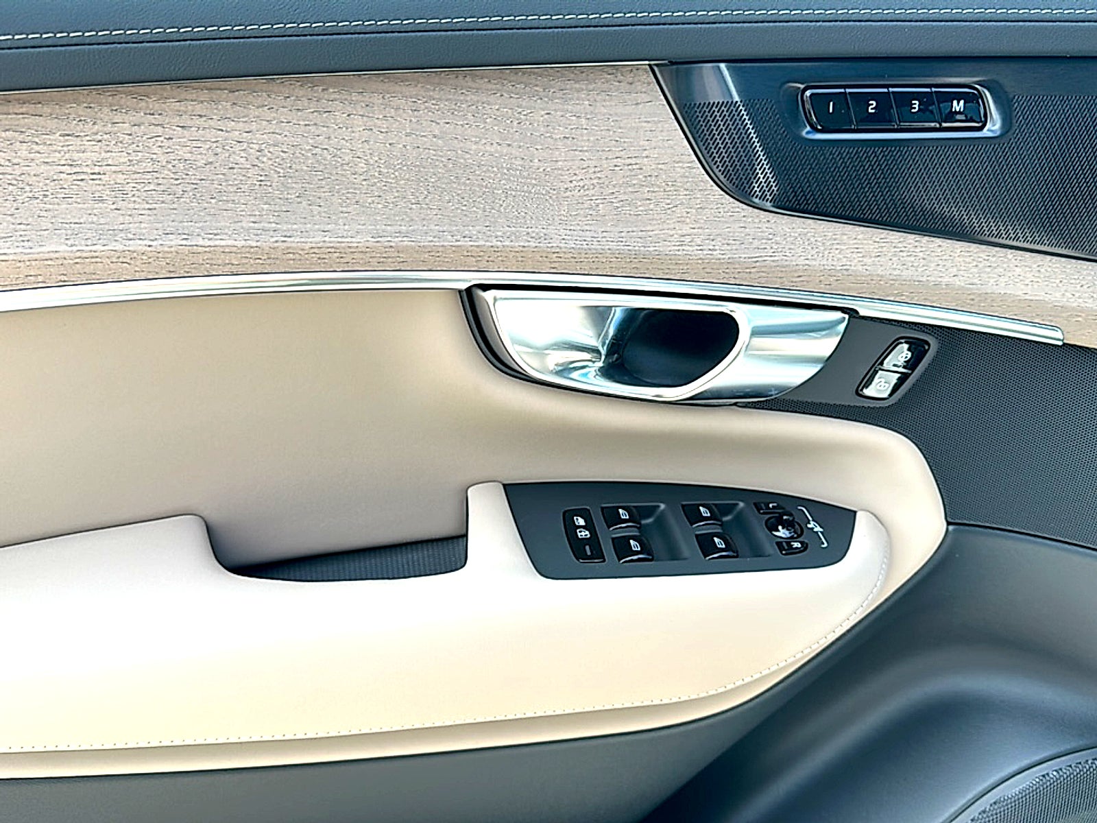 2026 Volvo XC90 Plus, B6 AWD Gas (mild hybrid), Gasoline, Bright, 7 Seats