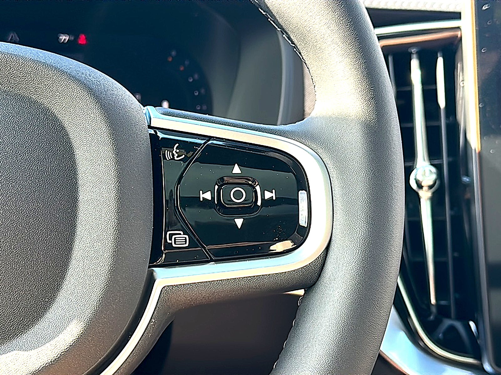 2026 Volvo XC90 Plus, B6 AWD Gas (mild hybrid), Gasoline, Bright, 7 Seats