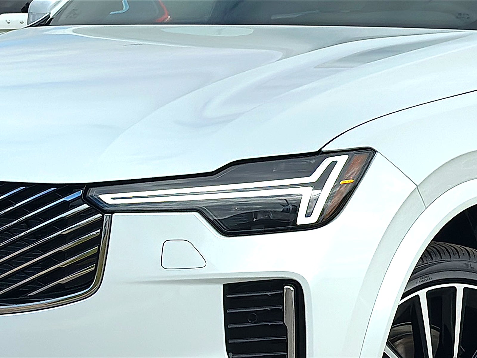 2026 Volvo XC90 Plus, B6 AWD Gas (mild hybrid), Gasoline, Bright, 7 Seats