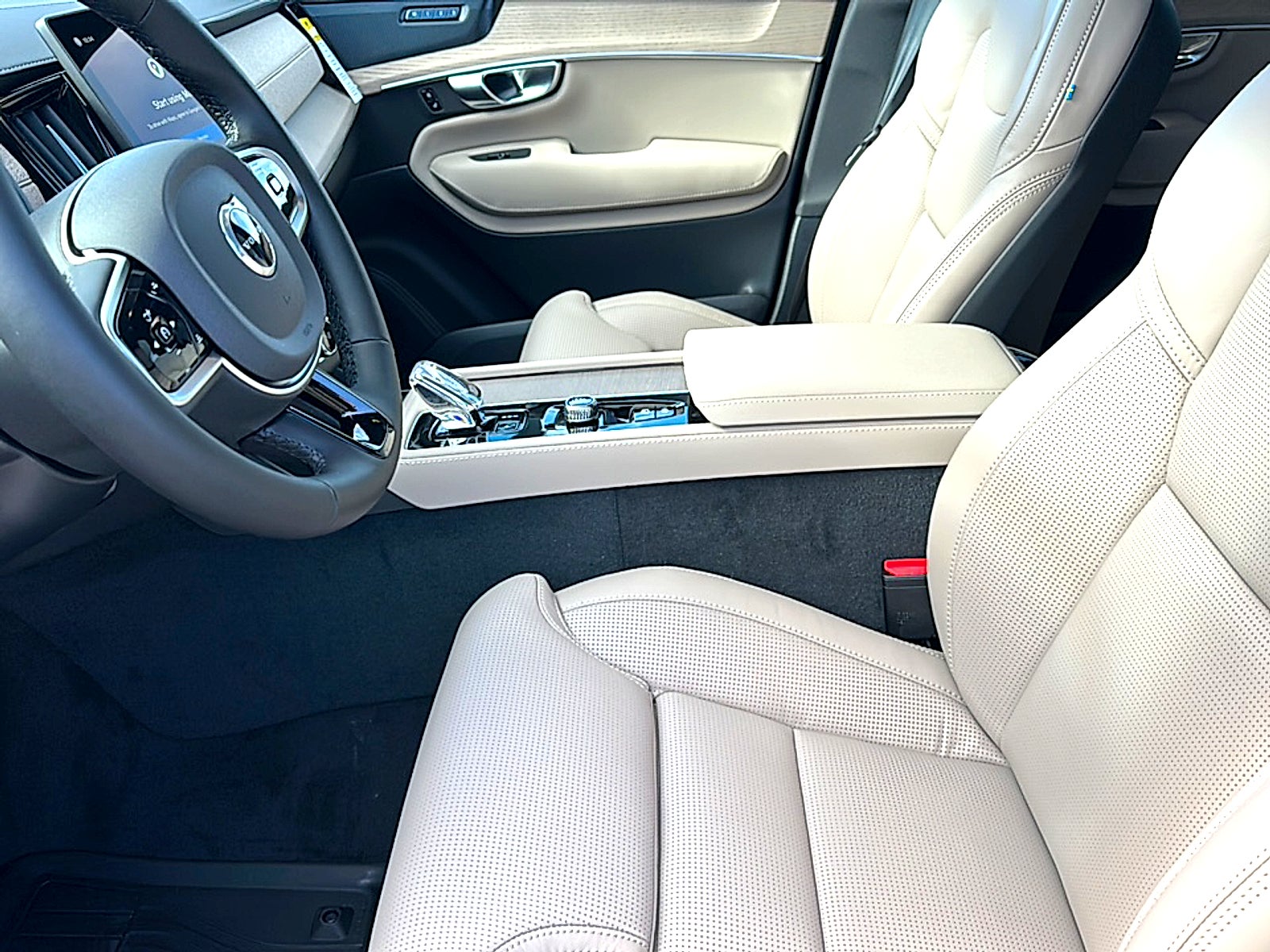 2026 Volvo XC90 Ultra, B6 AWD Gas (mild hybrid), Gasoline, Bright, 7 Seats