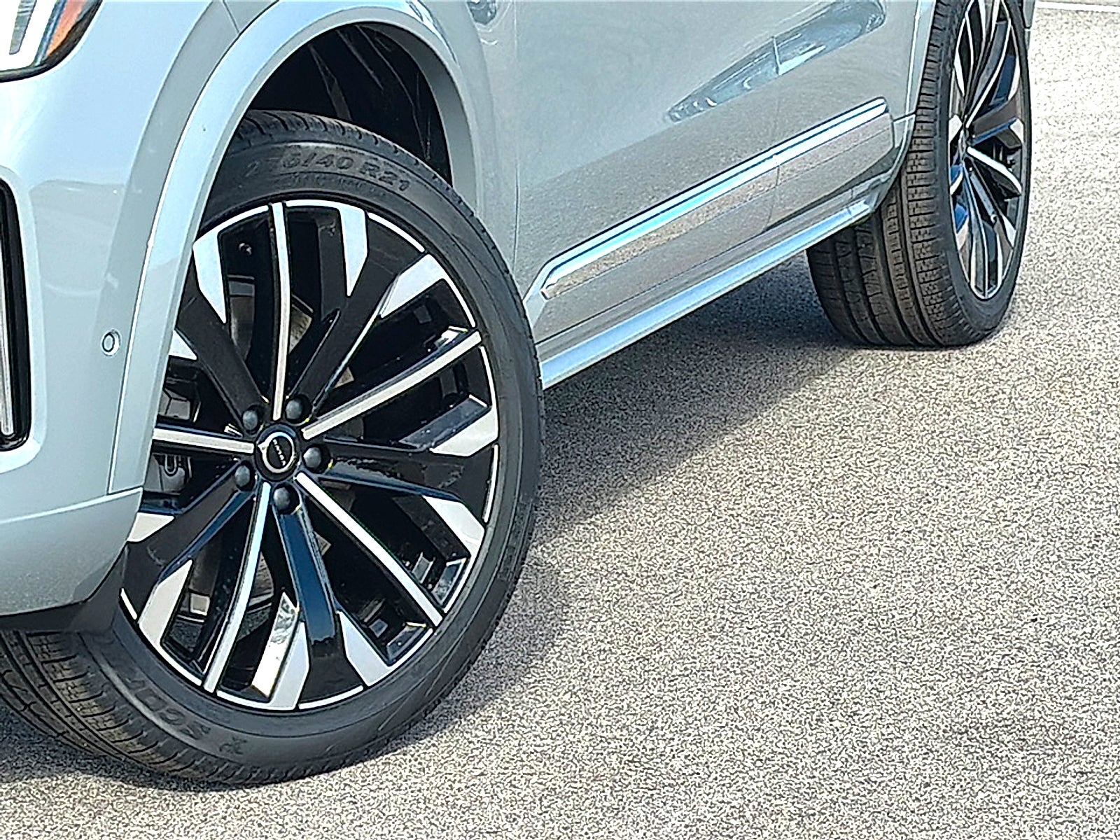 2026 Volvo XC90 Ultra, B6 AWD Gas (mild hybrid), Gasoline, Bright, 7 Seats