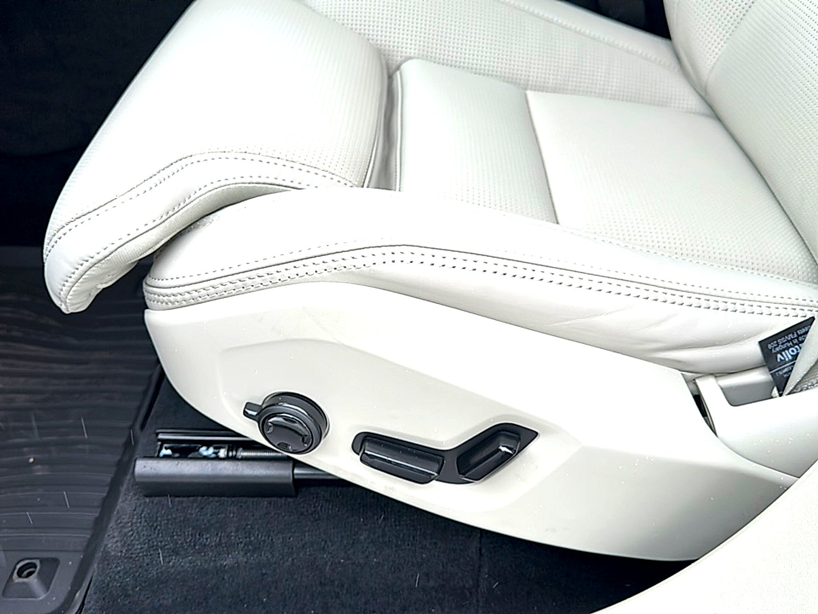 2026 Volvo XC90 B6 Ultra 7-Seater