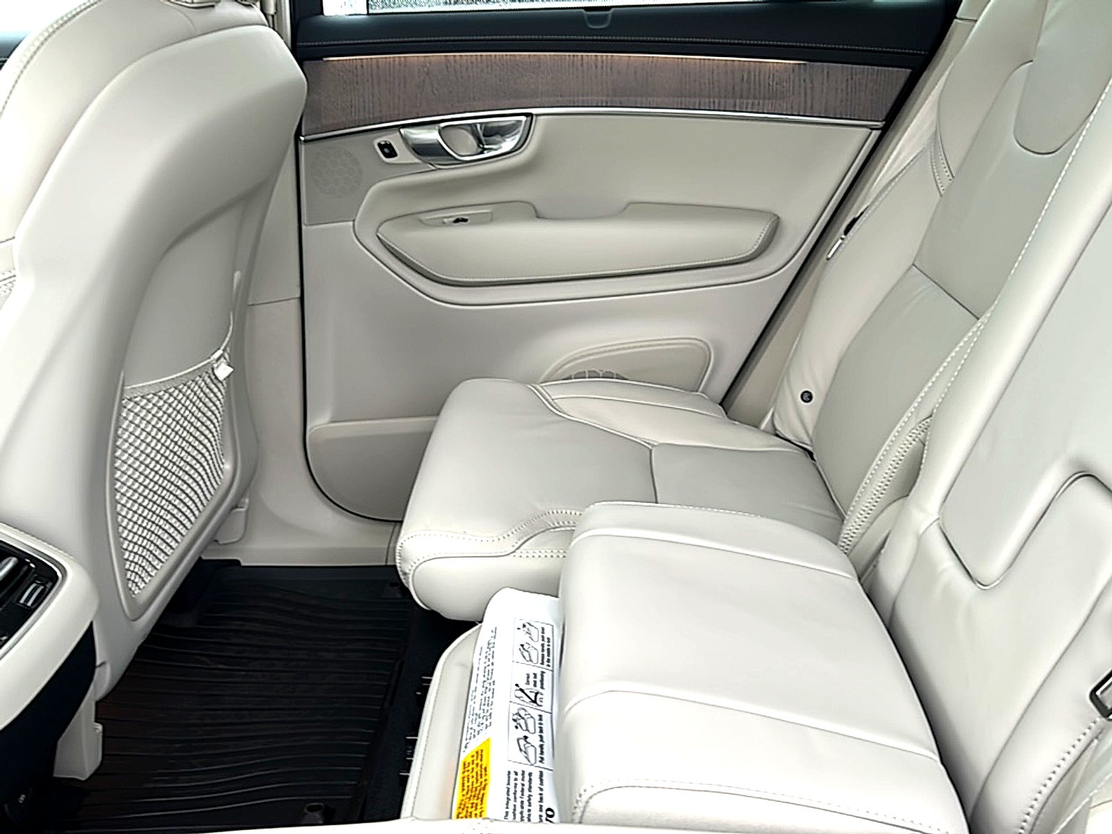 2026 Volvo XC90 B6 Ultra 7-Seater