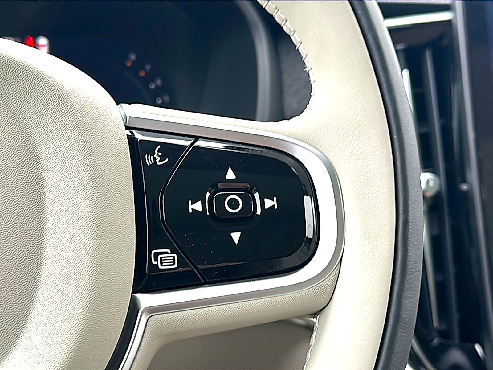 2026 Volvo XC90 B6 Ultra 7-Seater