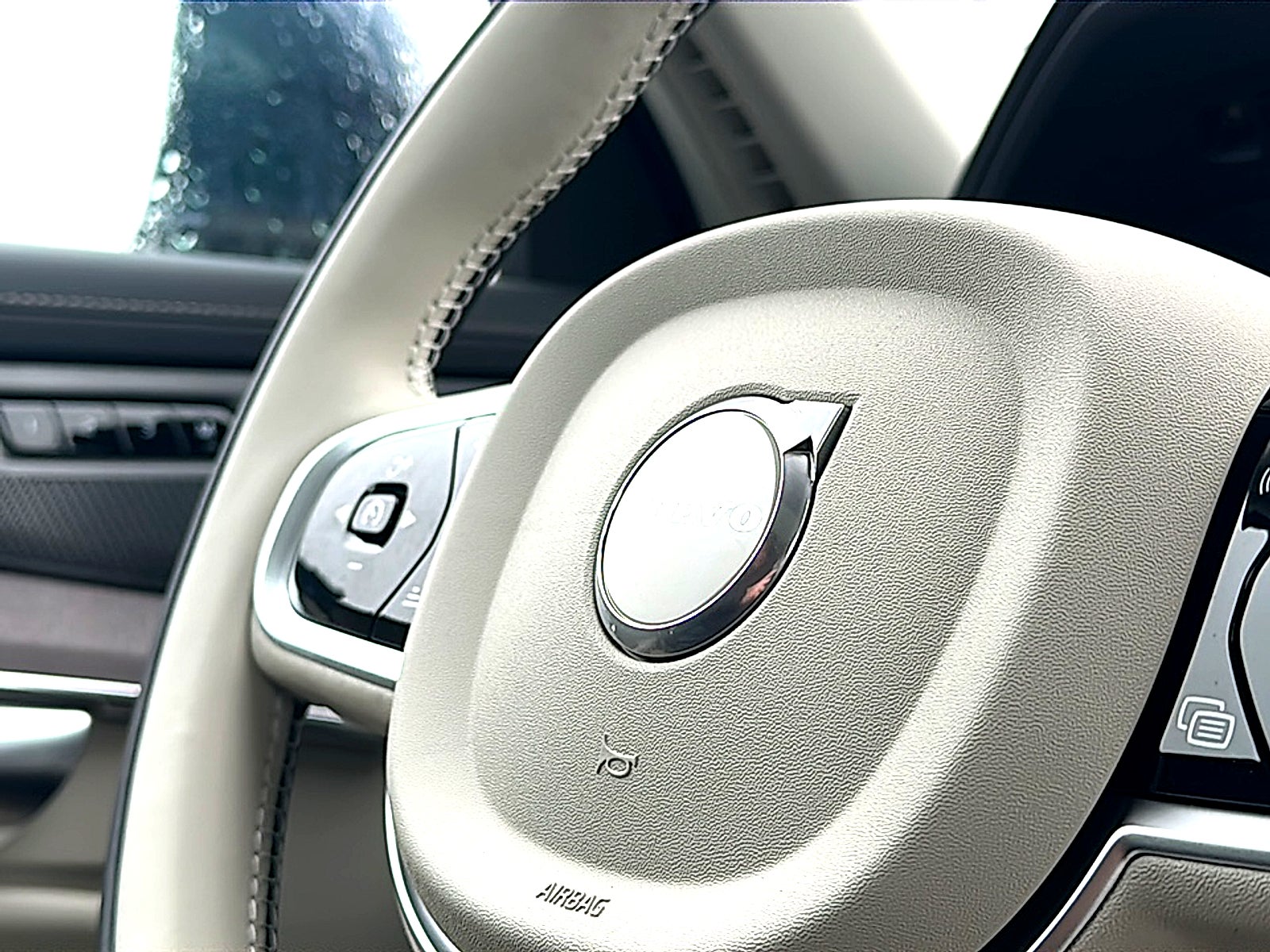 2026 Volvo XC90 B6 Ultra 7-Seater