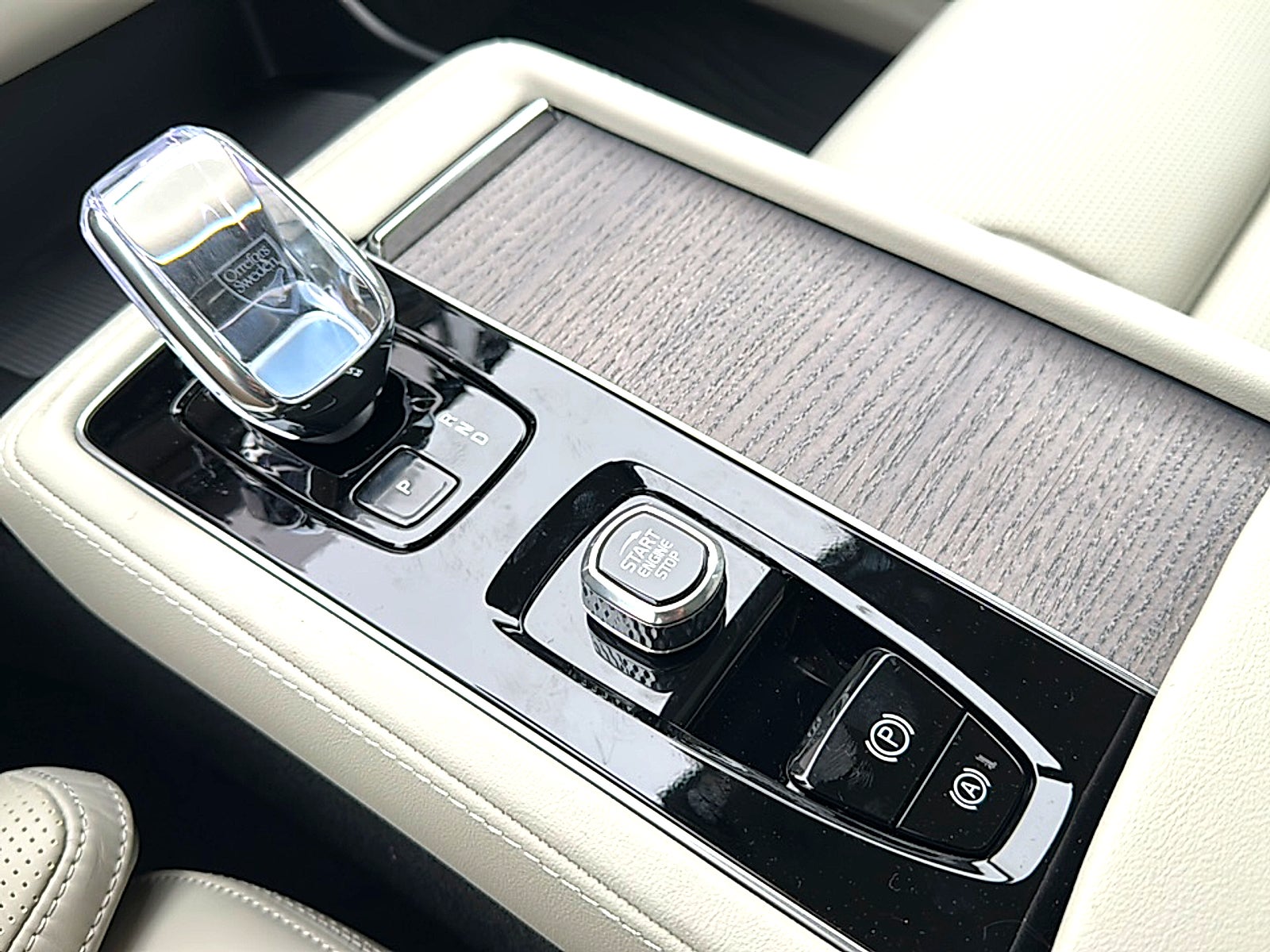 2026 Volvo XC90 B6 Ultra 7-Seater