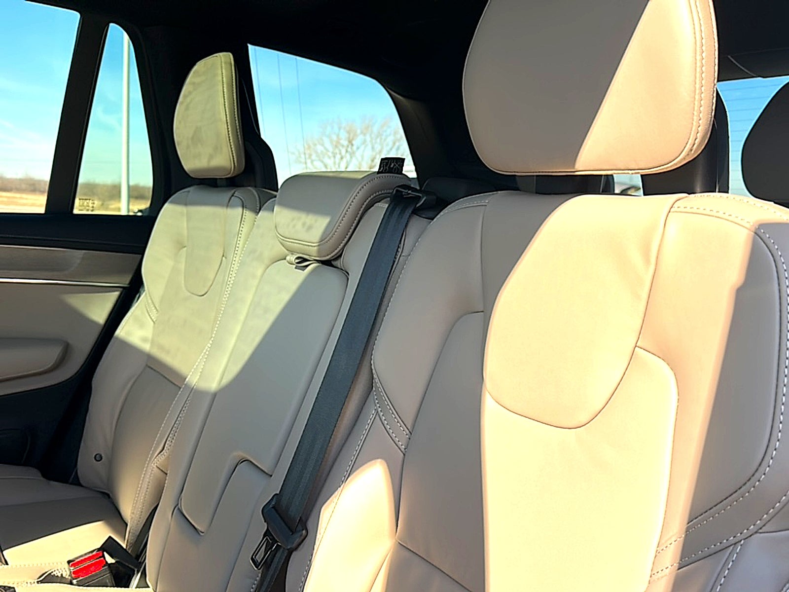 2026 Volvo XC90 Ultra, B6 AWD Gas (mild hybrid), Gasoline, Bright, 7 Seats