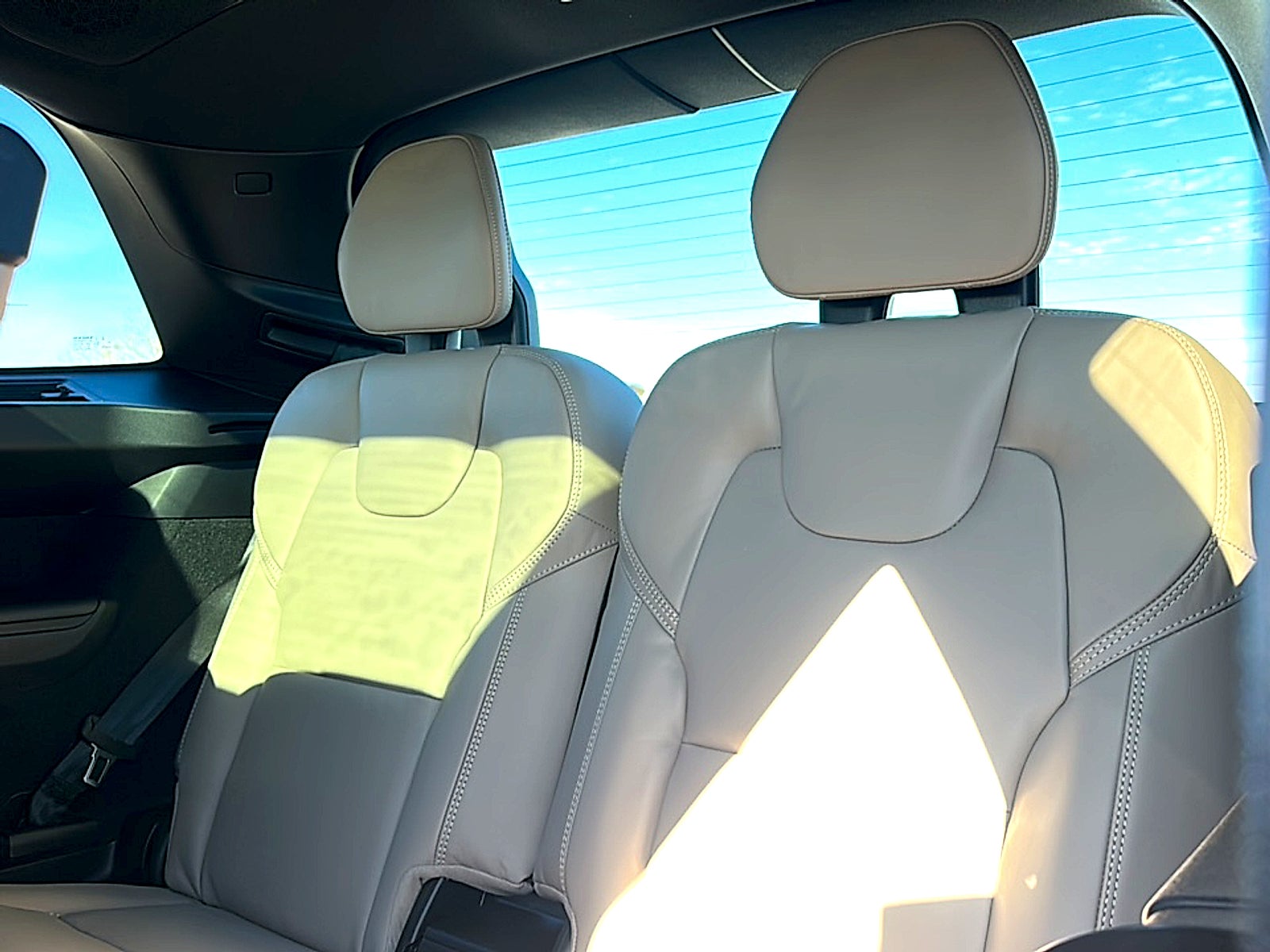 2026 Volvo XC90 Ultra, B6 AWD Gas (mild hybrid), Gasoline, Bright, 7 Seats