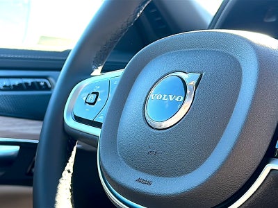 2026 Volvo XC90 Ultra, B6 AWD Gas (mild hybrid), Gasoline, Bright, 7 Seats