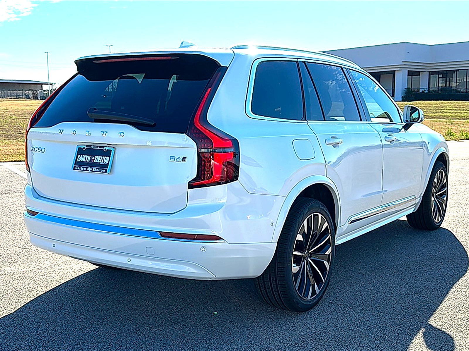 2026 Volvo XC90 Ultra, B6 AWD Gas (mild hybrid), Gasoline, Bright, 7 Seats