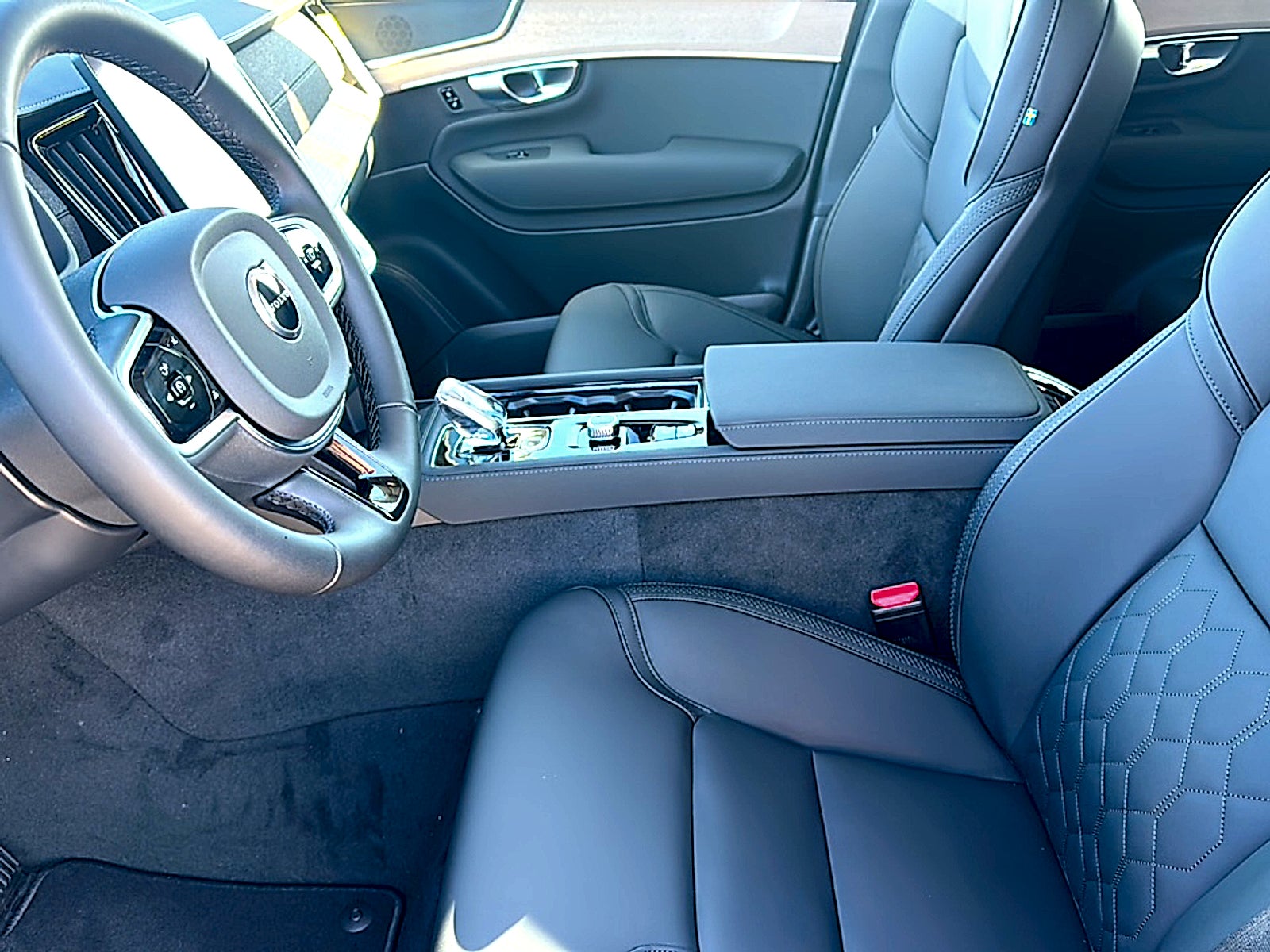 2026 Volvo XC90 B6 Core