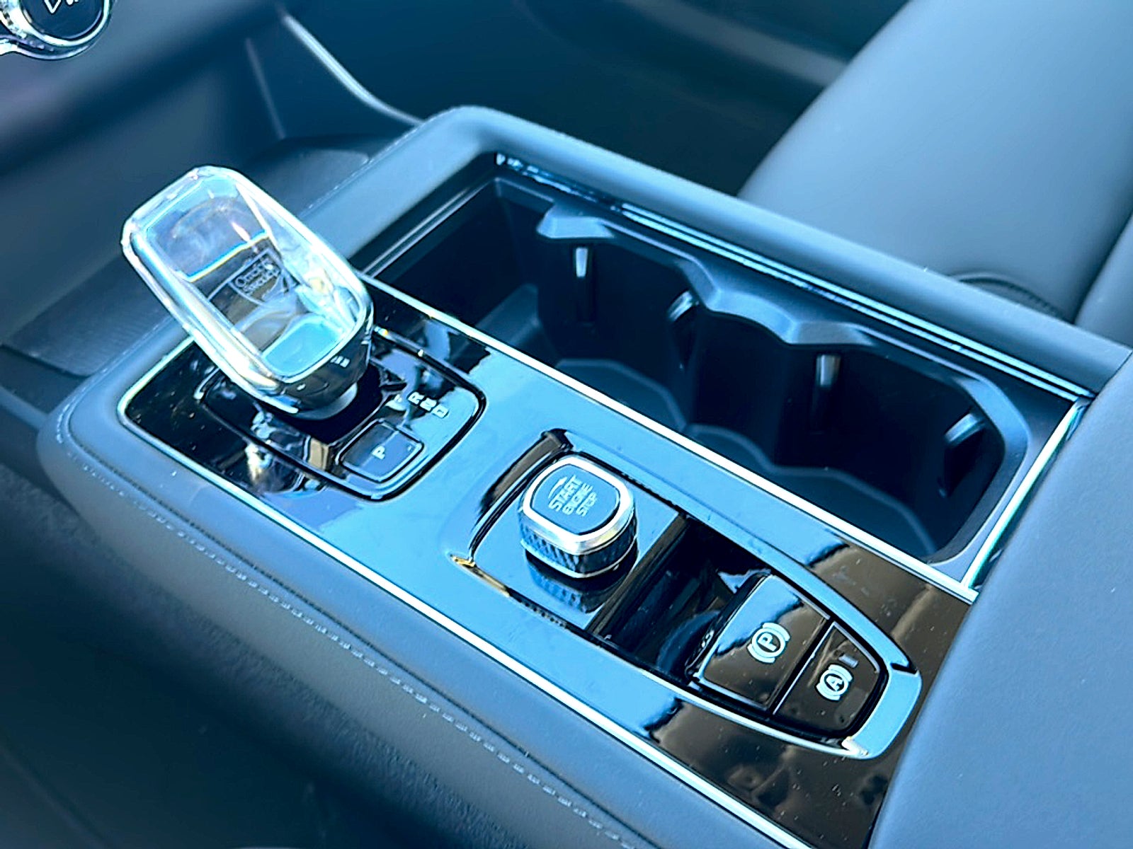 2026 Volvo XC90 B6 Core