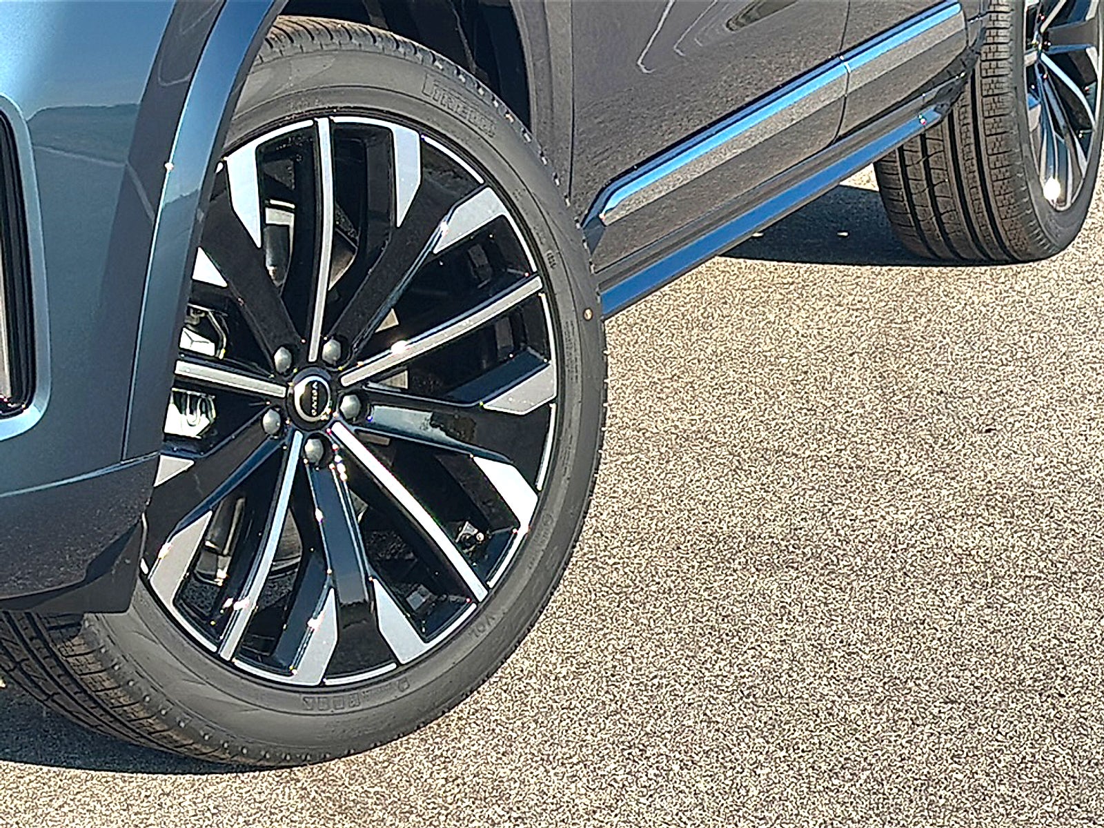 2026 Volvo XC90 B6 Core