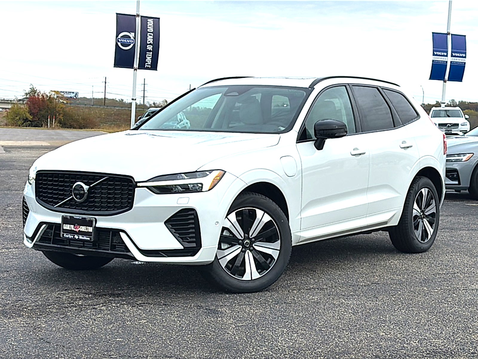 2024 Volvo XC60 Recharge Plug-In Hybrid T8 Plus Dark Theme