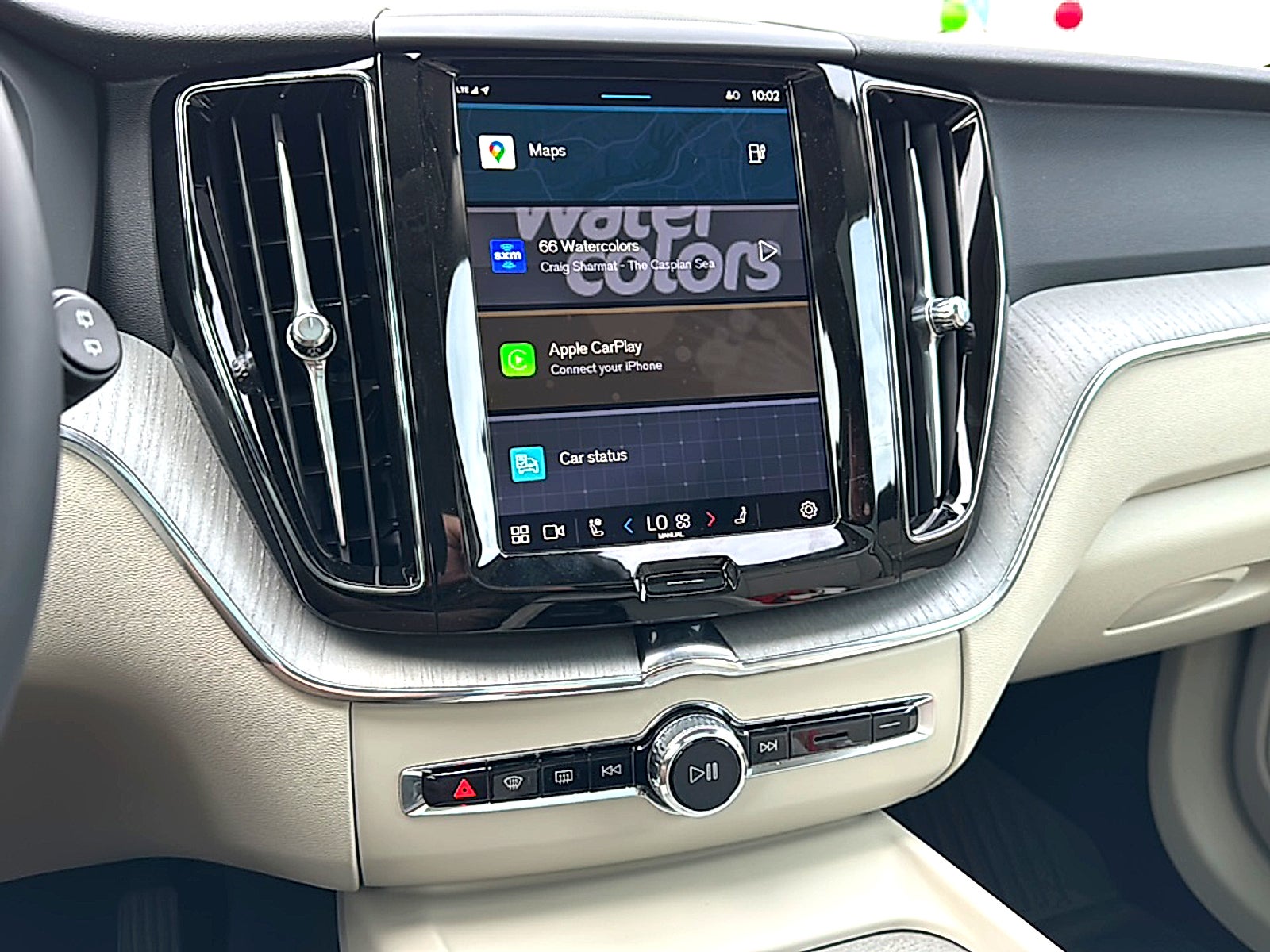 2024 Volvo XC60 Recharge Plug-In Hybrid T8 Plus Dark Theme