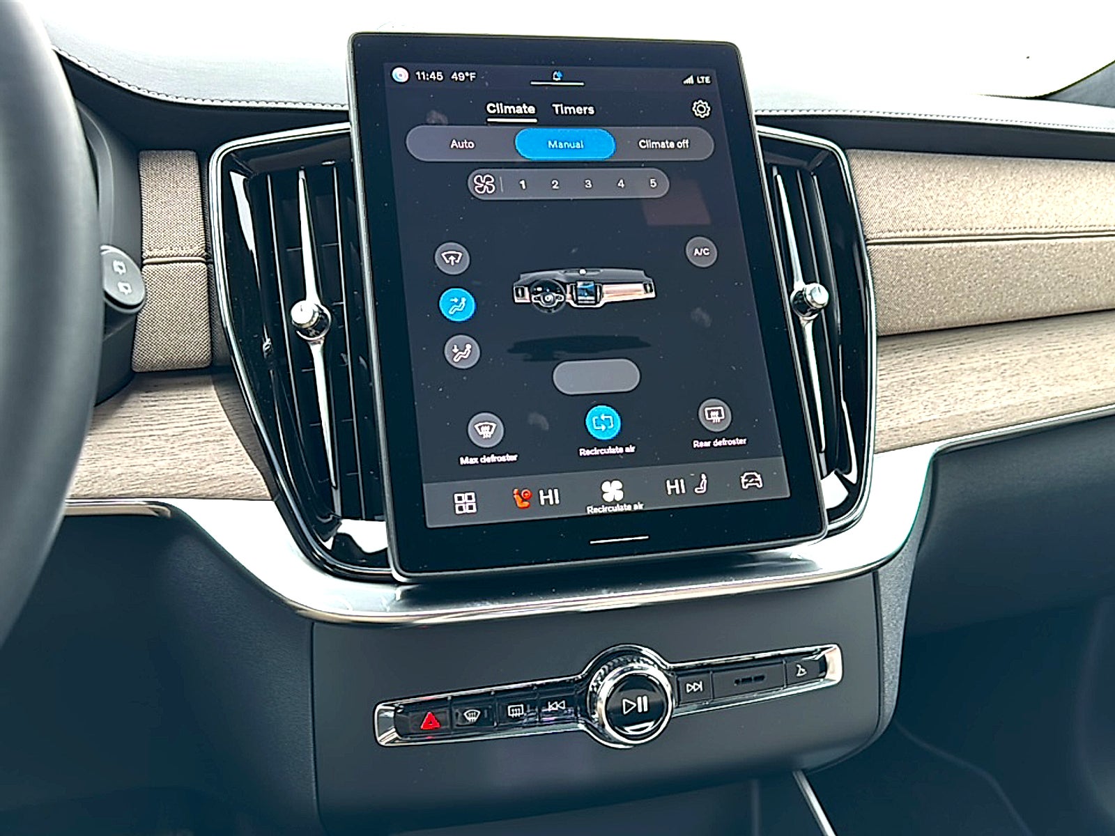 2025 Volvo XC90 Plug-In Hybrid T8 Ultra 6-Seater