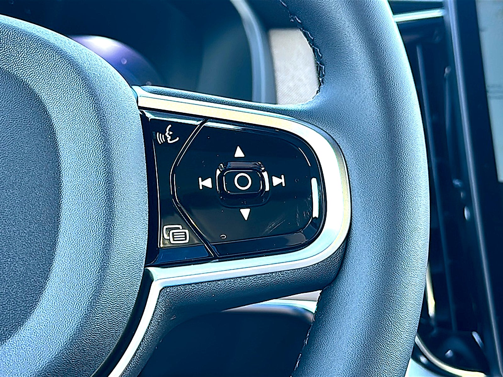 2025 Volvo XC90 Plug-In Hybrid T8 Plus 7-Seater