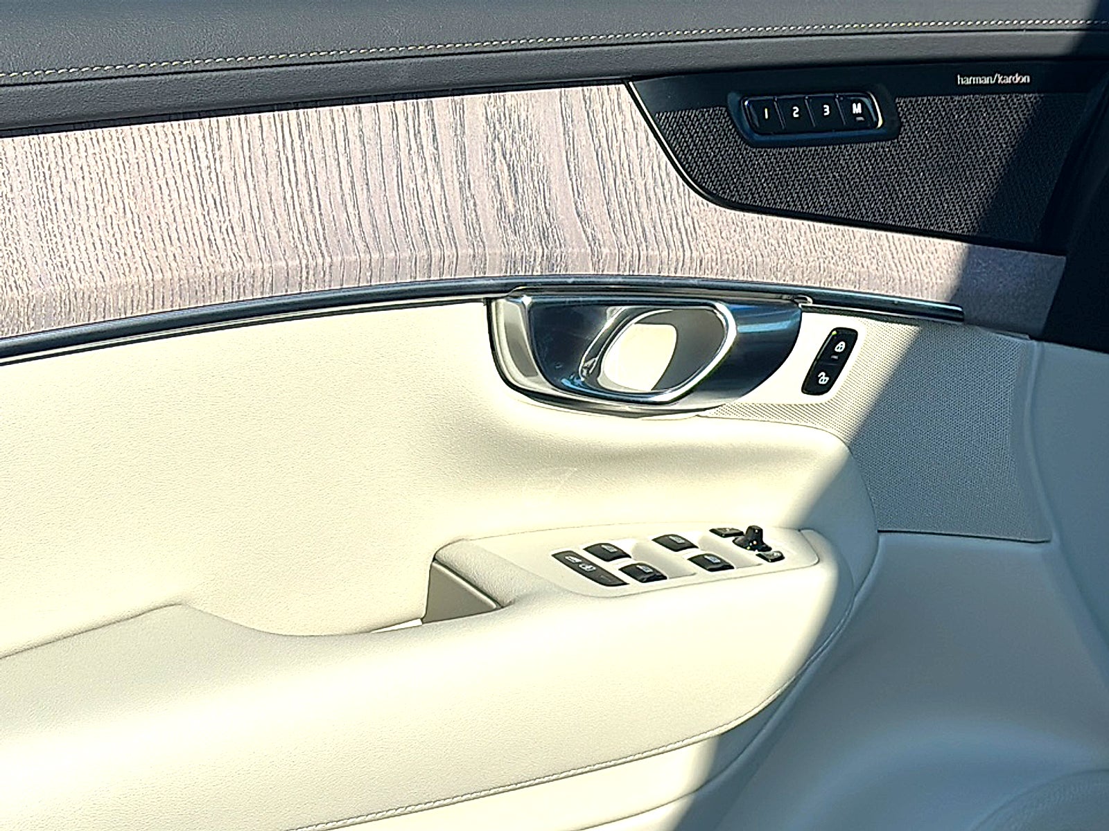 2026 Volvo XC90 Plug-In Hybrid T8 Ultra 7-Seater