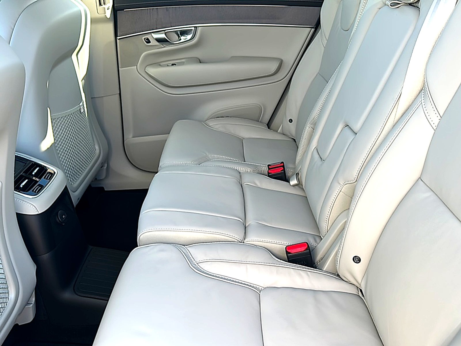 2026 Volvo XC90 Plug-In Hybrid T8 Ultra 7-Seater