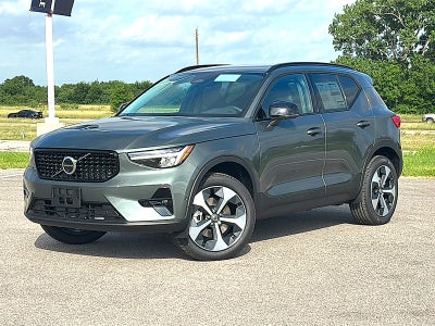 2026 Volvo XC40 B4 Plus