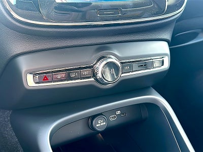 2026 Volvo XC40 B4 Plus