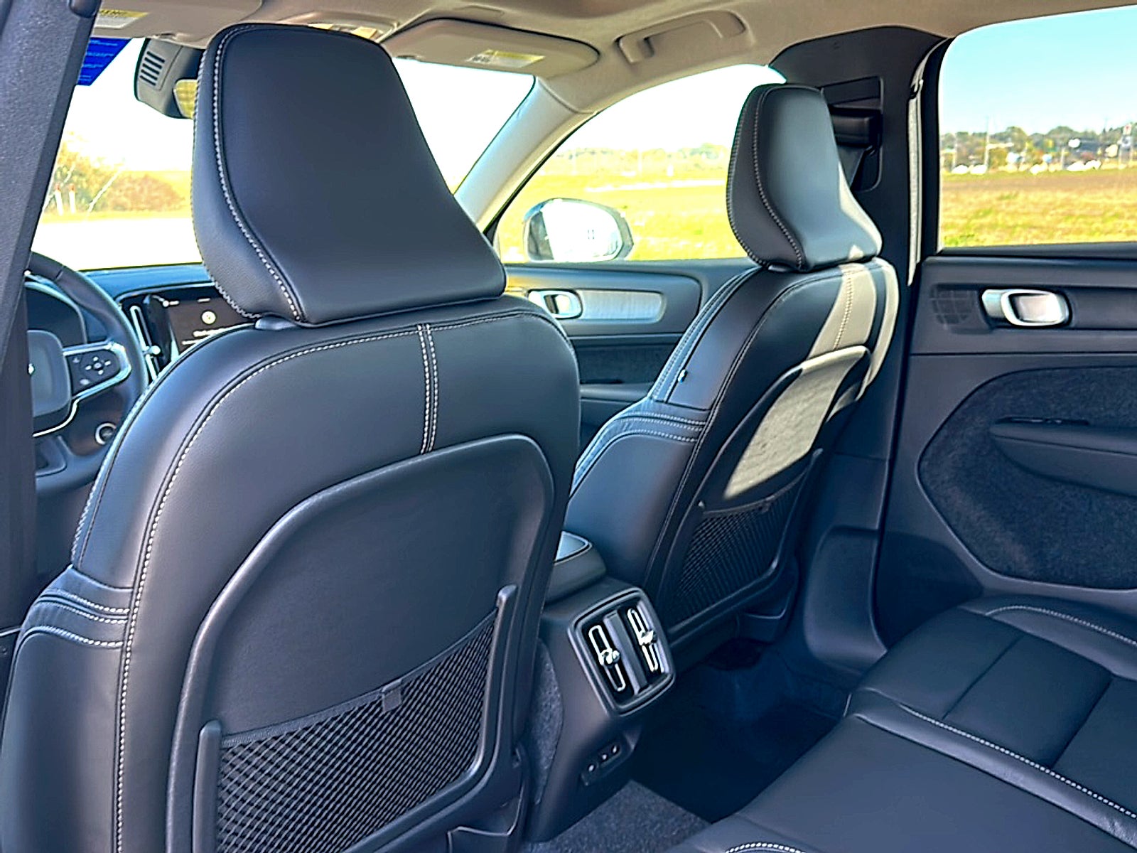 2026 Volvo XC40 B5 Plus